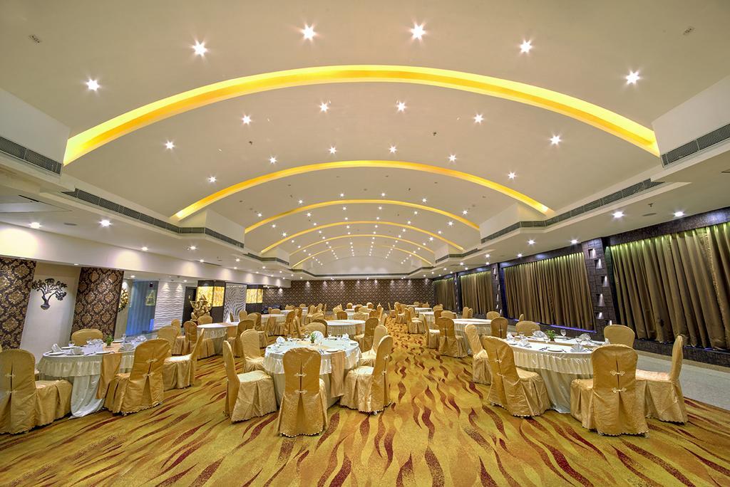 The Fern Residency Kolkata Hotel Exterior photo