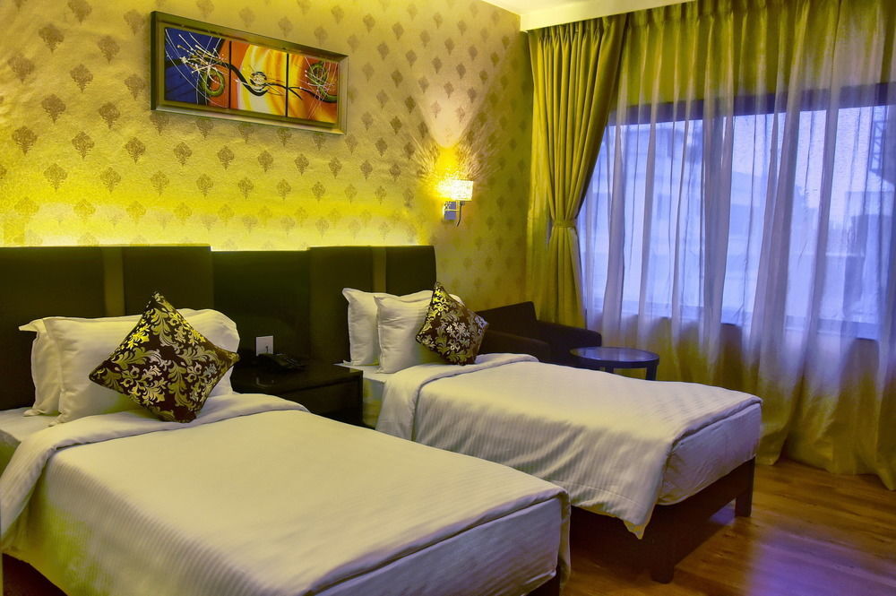 The Fern Residency Kolkata Hotel Exterior photo